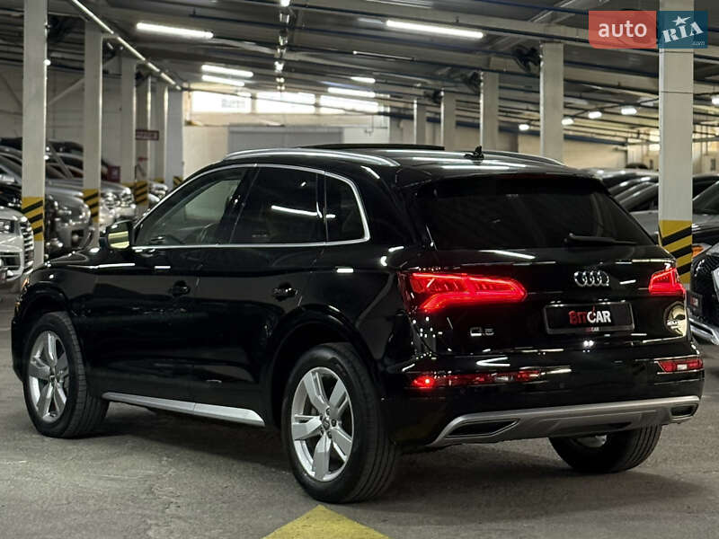 Внедорожник / Кроссовер Audi Q5 2018 в Одессе
