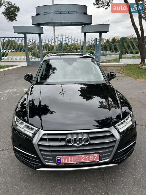 Внедорожник / Кроссовер Audi Q5 2018 в Вараше
