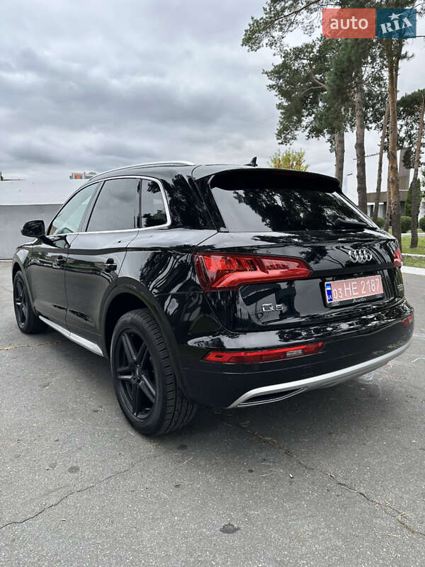 Внедорожник / Кроссовер Audi Q5 2018 в Вараше
