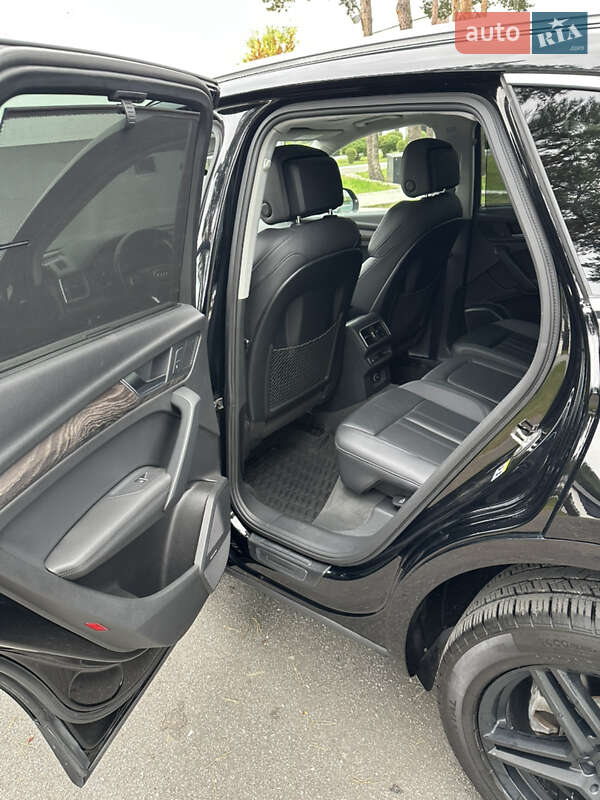 Внедорожник / Кроссовер Audi Q5 2018 в Вараше