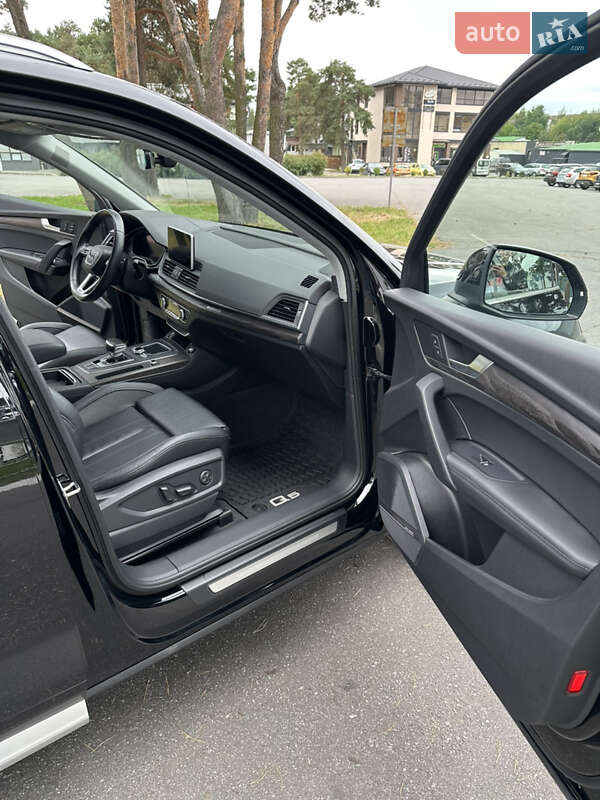 Внедорожник / Кроссовер Audi Q5 2018 в Вараше