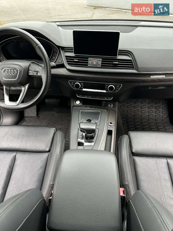 Внедорожник / Кроссовер Audi Q5 2018 в Вараше