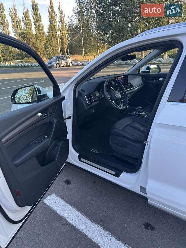 Внедорожник / Кроссовер Audi Q5 2021 в Вараше