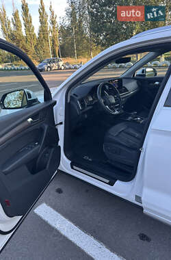 Внедорожник / Кроссовер Audi Q5 2021 в 