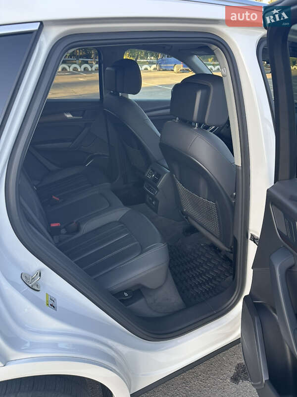 Внедорожник / Кроссовер Audi Q5 2021 в Вараше