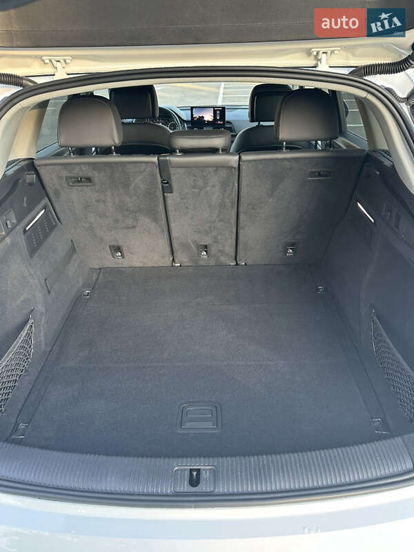 Внедорожник / Кроссовер Audi Q5 2021 в Вараше