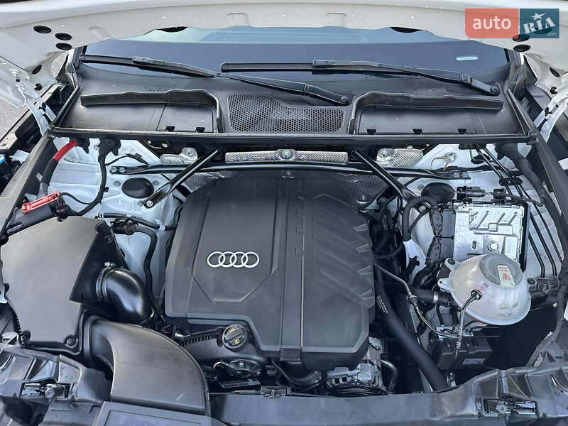 Внедорожник / Кроссовер Audi Q5 2021 в Вараше
