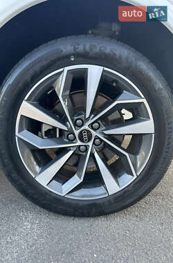 Внедорожник / Кроссовер Audi Q5 2021 в 