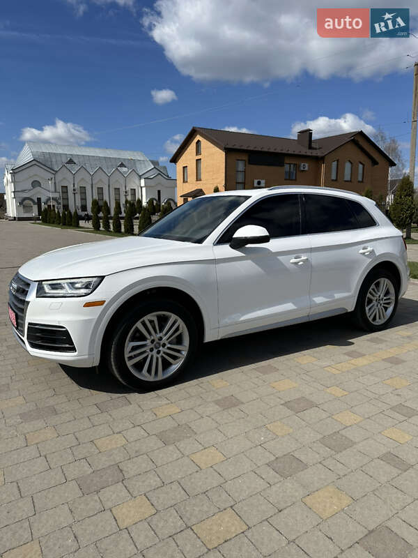 Внедорожник / Кроссовер Audi Q5 2018 в Вараше