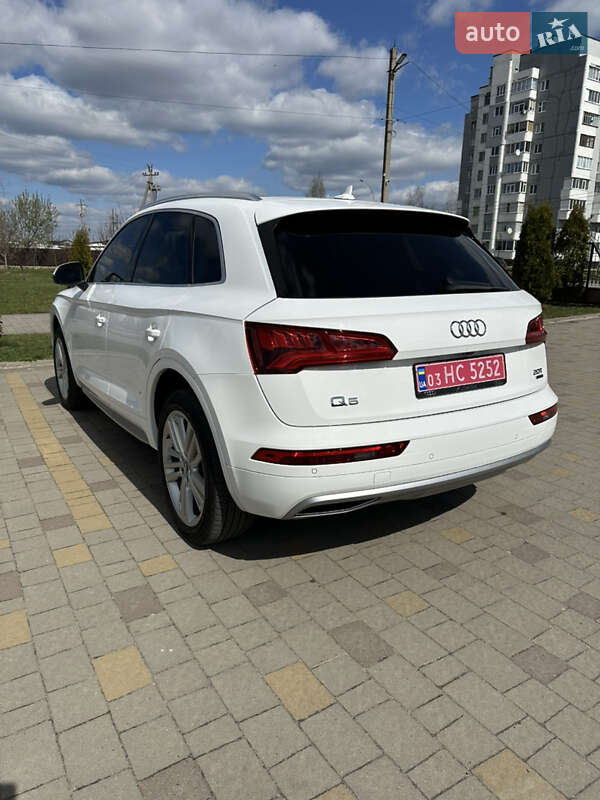 Внедорожник / Кроссовер Audi Q5 2018 в Вараше
