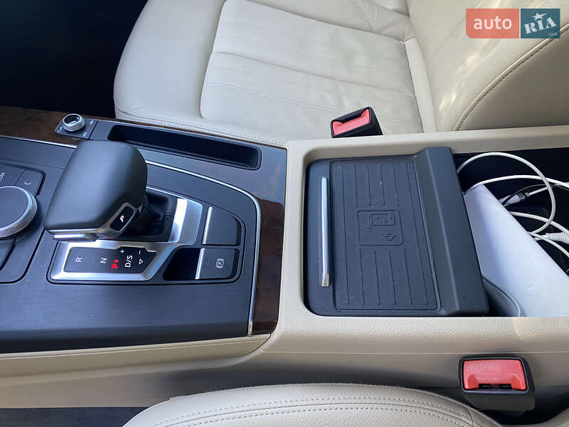 Внедорожник / Кроссовер Audi Q5 2020 в Василькове