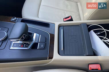 Позашляховик / Кросовер Audi Q5 2020 в 