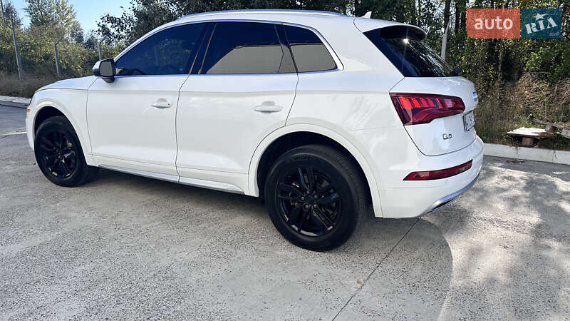 Внедорожник / Кроссовер Audi Q5 2020 в Василькове