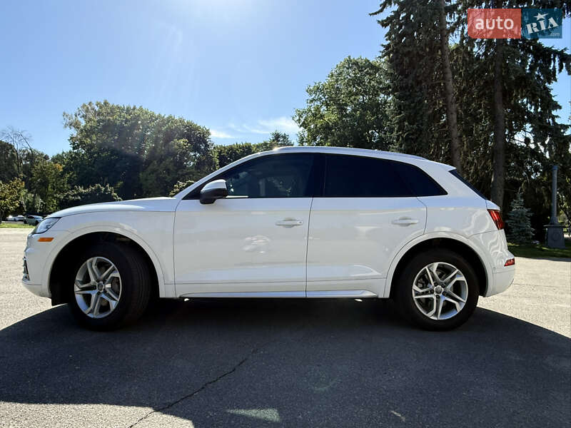 Внедорожник / Кроссовер Audi Q5 2018 в Киеве