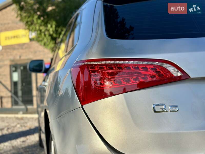 Внедорожник / Кроссовер Audi Q5 2010 в Виннице