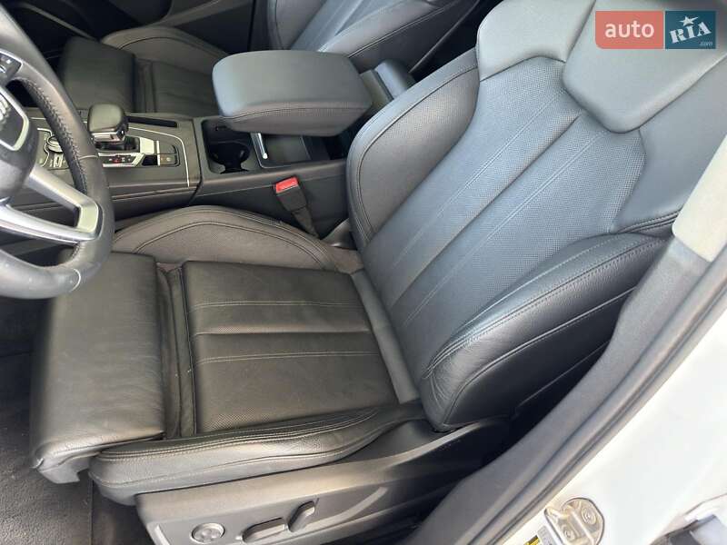 Внедорожник / Кроссовер Audi Q5 2018 в Яремче
