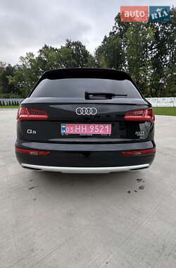 Внедорожник / Кроссовер Audi Q5 2017 в 