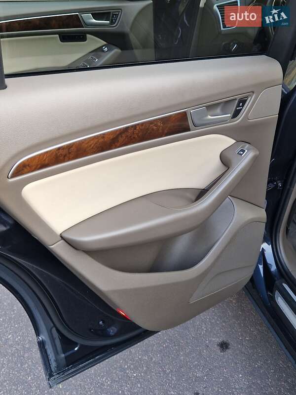 Внедорожник / Кроссовер Audi Q5 2015 в Каменском