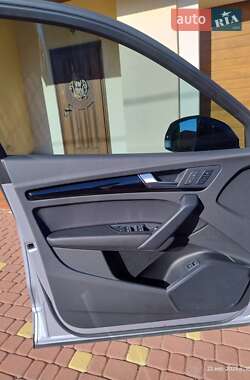 Внедорожник / Кроссовер Audi Q5 2022 в 