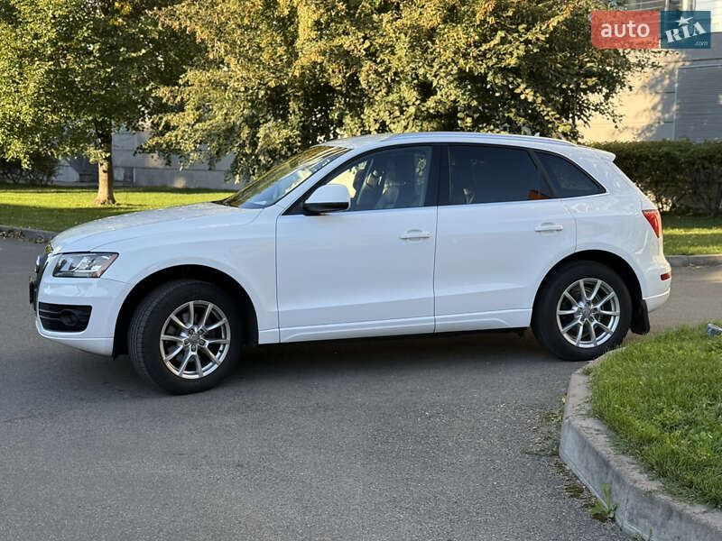 Внедорожник / Кроссовер Audi Q5 2011 в Киеве