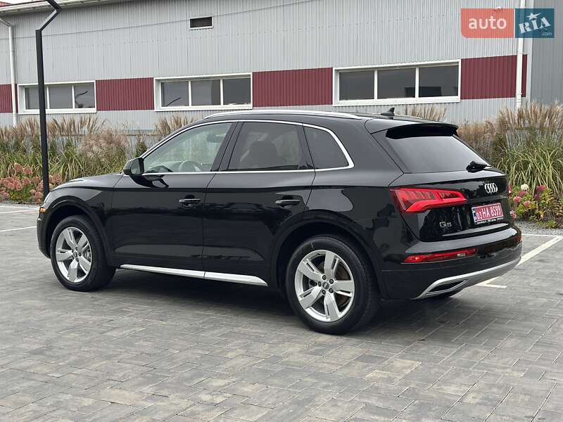 Внедорожник / Кроссовер Audi Q5 2018 в Луцке
