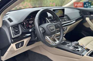 Позашляховик / Кросовер Audi Q5 2018 в 