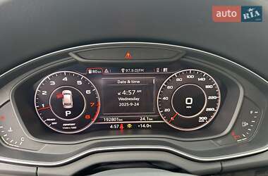 Позашляховик / Кросовер Audi Q5 2018 в 