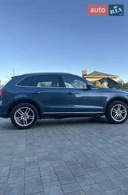 Внедорожник / Кроссовер Audi Q5 2015 в 