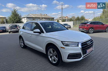 Внедорожник / Кроссовер Audi Q5 2018 в 
