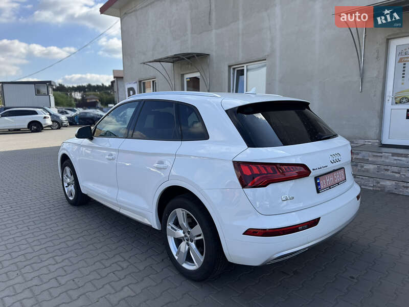 Внедорожник / Кроссовер Audi Q5 2018 в Луцке