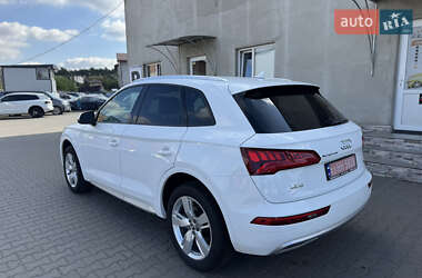 Внедорожник / Кроссовер Audi Q5 2018 в 