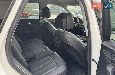 Внедорожник / Кроссовер Audi Q5 2018 в 