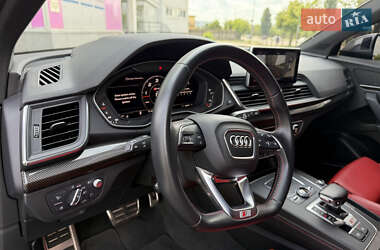 Внедорожник / Кроссовер Audi Q5 2020 в 