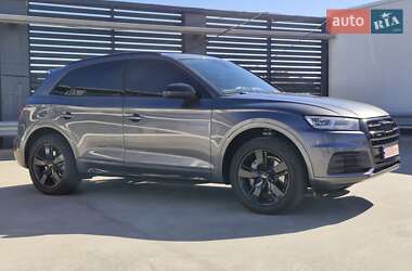 Внедорожник / Кроссовер Audi Q5 2018 в 