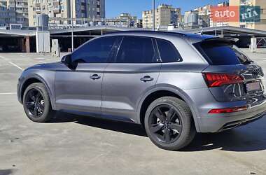 Внедорожник / Кроссовер Audi Q5 2018 в 