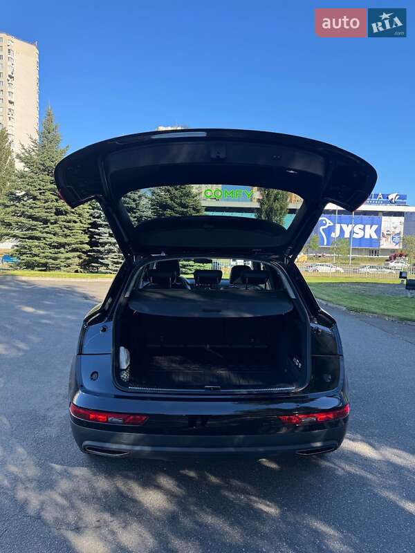 Внедорожник / Кроссовер Audi Q5 2016 в Киеве