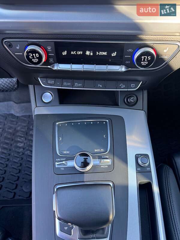 Внедорожник / Кроссовер Audi Q5 2016 в Киеве