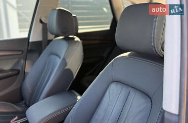Внедорожник / Кроссовер Audi Q5 2022 в 