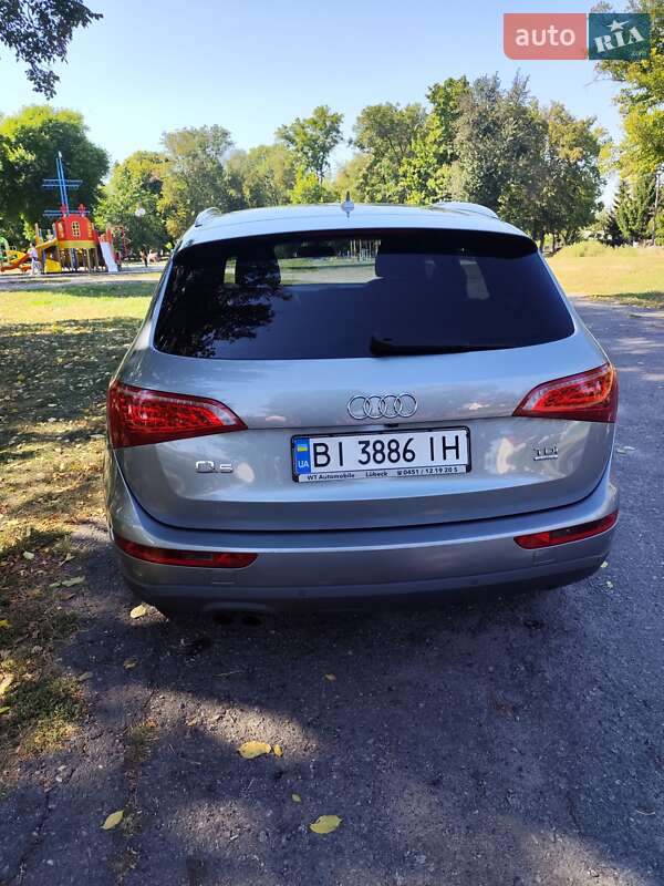 Внедорожник / Кроссовер Audi Q5 2011 в Гадяче
