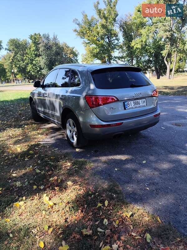 Внедорожник / Кроссовер Audi Q5 2011 в Гадяче