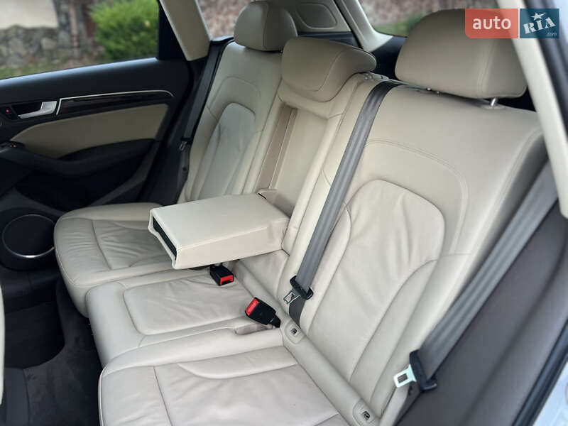 Позашляховик / Кросовер Audi Q5 2015 в Рівному