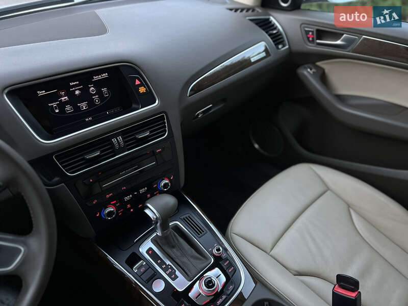 Позашляховик / Кросовер Audi Q5 2015 в Рівному