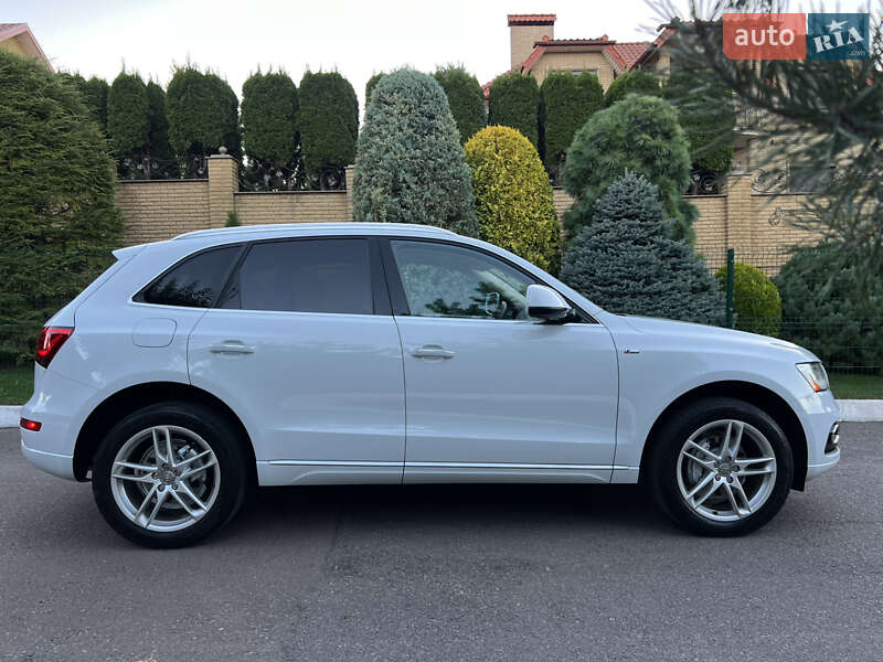 Позашляховик / Кросовер Audi Q5 2015 в Рівному