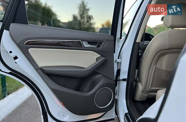 Позашляховик / Кросовер Audi Q5 2015 в 