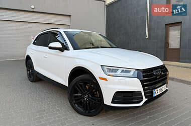 Внедорожник / Кроссовер Audi Q5 2018 в 