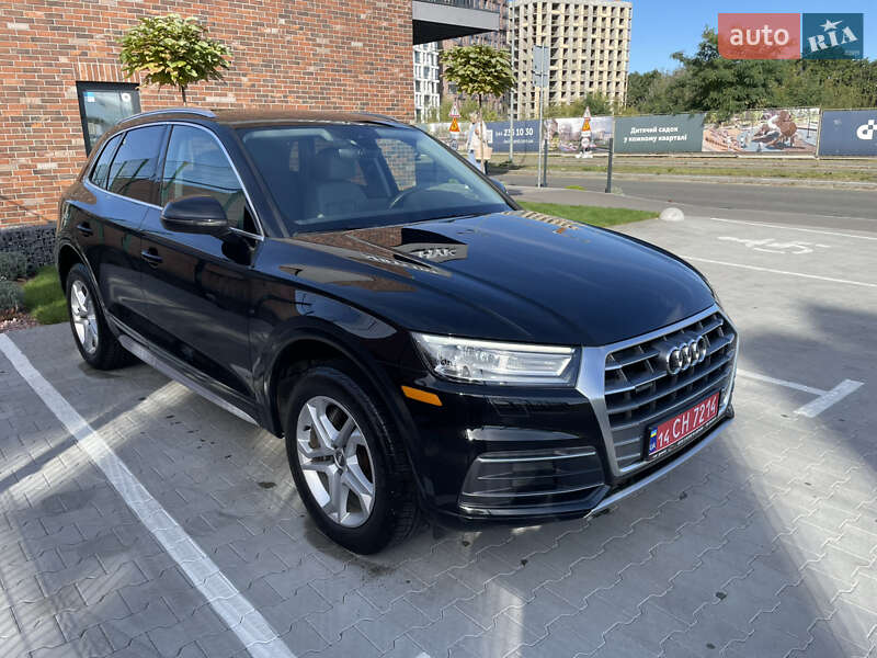 Внедорожник / Кроссовер Audi Q5 2019 в Киеве