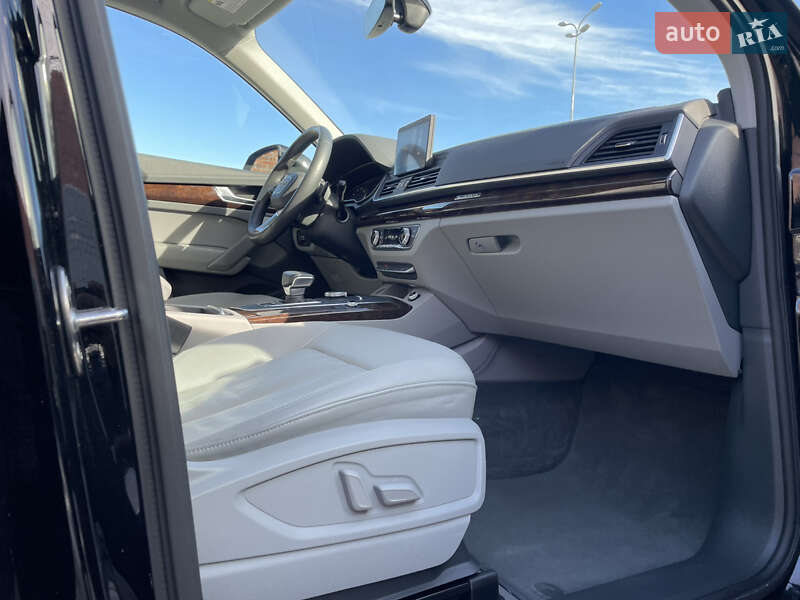 Внедорожник / Кроссовер Audi Q5 2019 в Киеве