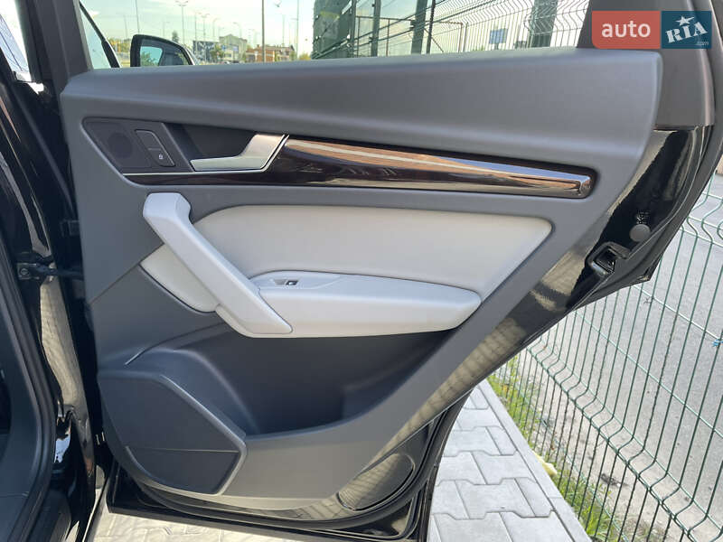 Внедорожник / Кроссовер Audi Q5 2019 в Киеве