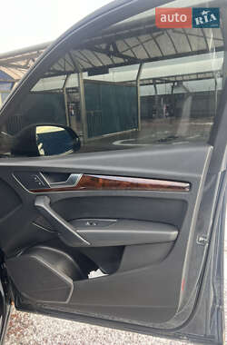 Внедорожник / Кроссовер Audi Q5 2018 в 