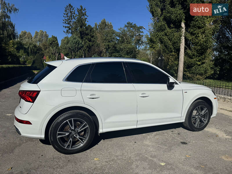 Внедорожник / Кроссовер Audi Q5 2019 в Тернополе